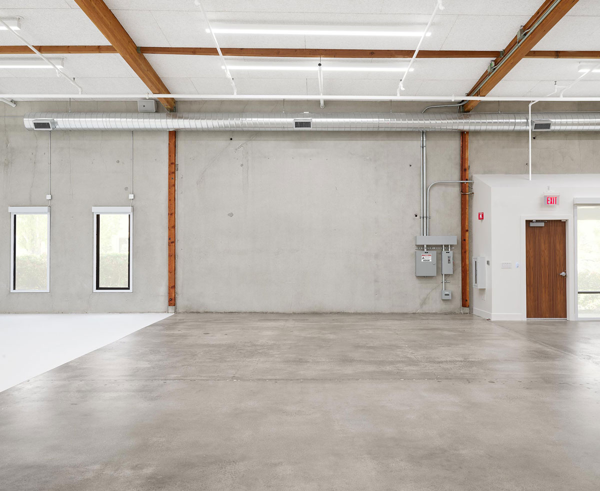 Large, spacious, open San Francisco photography rental studio with white cyc